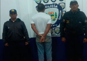 Profesor detenido por acosar sexualmente a cuatro estudiantes