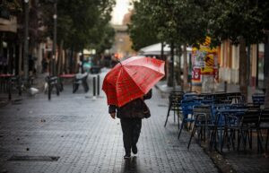 Protección Civil envía un aviso Es-Alert a 13 municipios del área del Besòs (Barcelona) por las fuertes lluvias | europapress.es