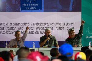 Pseudo trabajadores chavistas buscan recibir entrenamiento militar para «defender» a Venezuela
