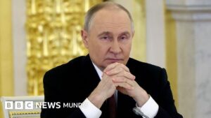 Putin llama «cerditos» a los líderes europeos y asegura que logrará sus objetivos en Ucrania a través de la diplomacia o por la fuerza