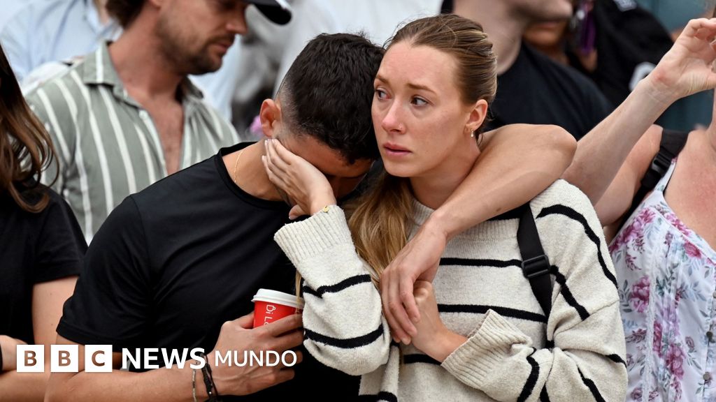 Quiénes eran los atacantes y otras 3 preguntas sobre la matanza de 15 personas en la playa Bondi Beach de Australia
