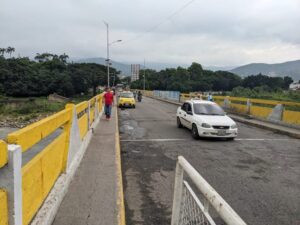 Reiteran llamado a taxistas de no usar el puente como paradero – Diario La Nación