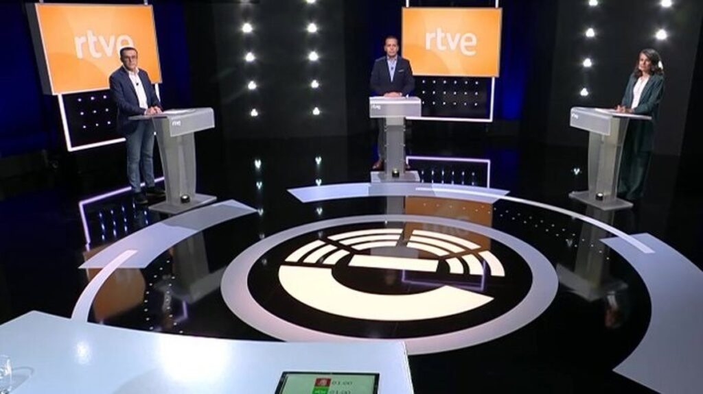Reproches y pactos guían el debate de Gallardo, Fernández y De Miguel en RTVE marcado por la ausencia de Guardiola