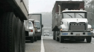 Restringen transporte de carga pesada para este 31-D y 1-E