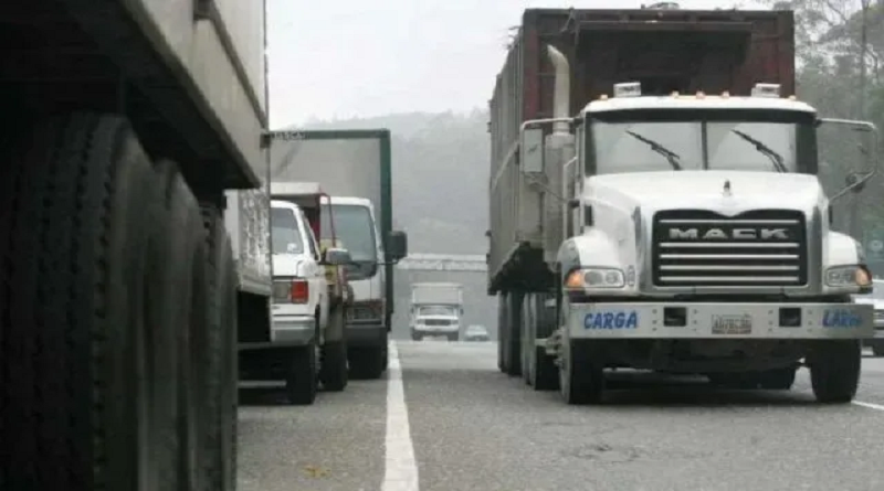 Restringen transporte de carga pesada para este 31-D y 1-E