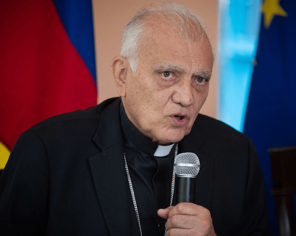 Retienen pasaporte del cardenal Baltazar Porras
