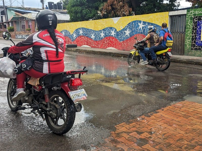 Riachuelo de aguas putrefactas en la calle 3 de San Antonio – Diario La Nación