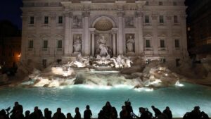 Roma quiere cobrar entrada por visitar la Fontana de Trevi | elperiodico.com
