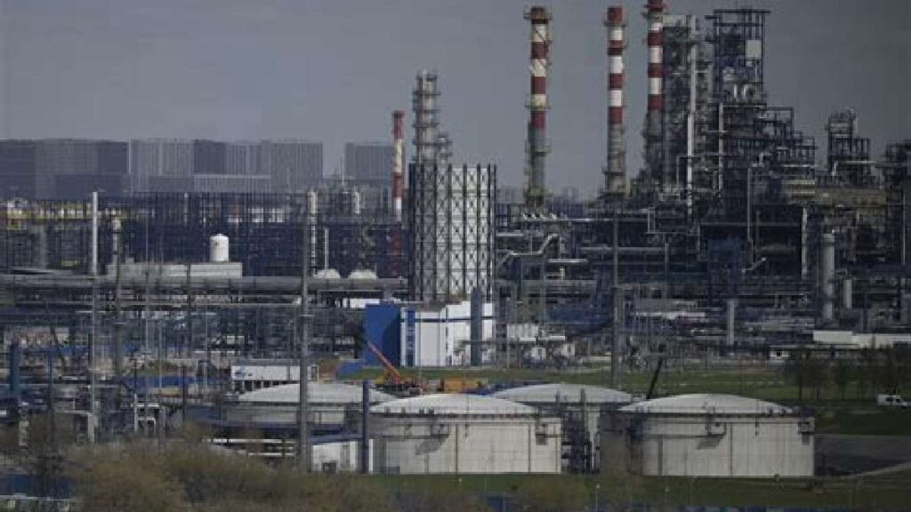Rusia proyecta un crecimiento moderado de su producción petrolera en 2026