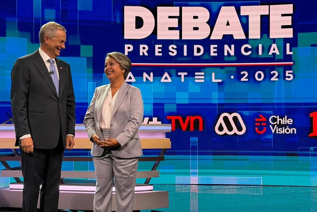 Saltan chispas entre Jara y Kast en un debate de alto nivel, con la seguridad, la inmigración y Venezuela como ejes