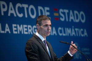 Sánchez califica de «error histórico» que la UE permita coches de combustión tras 2035 | europapress.es