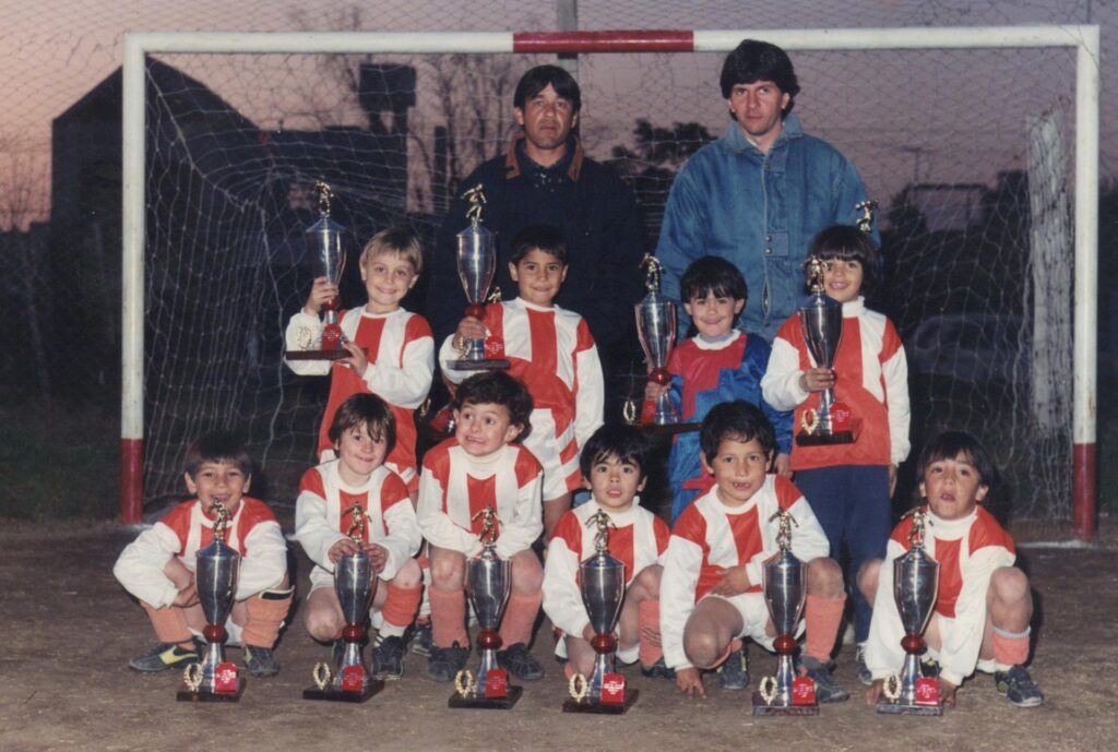 Subastan la camiseta del primer triunfo de Messi – Diario El Luchador