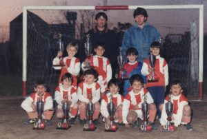 Subastan la camiseta del primer triunfo de Messi – Diario El Luchador