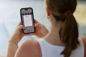 Suiza evalúa prohibir las redes sociales a menores mientras crece el debate global sobre protección infantil – AlbertoNews