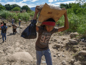 Tensiones regionales aumentaron cruces terrestres de venezolanos hacia Colombia