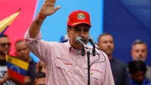 The Washington Post | Maduro, sacudido pero aún en pie, espera a que pase la tormenta de Trump – AlbertoNews