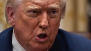 Trump anuncia ataques por tierra contra el narco en Venezuela y Colombia “muy pronto”: “Acabaremos con esos hijos de perra” | elperiodico.com