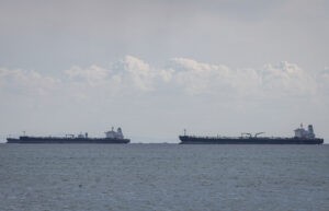 Trump anuncia bloqueo de «petroleros sancionados» que lleguen o salgan de Venezuela