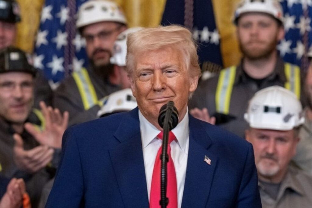 Trump anuncia la construcción de una nueva clase de buque de guerra que lleva su nombre