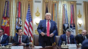 Trump avisa a Europa del riesgo de «desaparición de su civilización» y se ofrece para «corregir» el rumbo de la mano de los «partidos patrióticos» | elperiodico.com