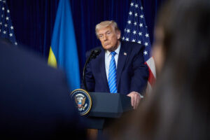 Trump dice que EEUU destruyó una «gran instalación» vinculada presuntamente a la red de narcotráfico de Venezuela | europapress.es