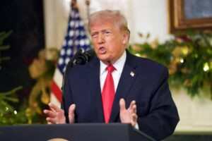 Trump dice que no descarta una guerra con Venezuela