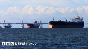 Trump ordena el bloqueo «total y completo» de todos los petroleros sancionados que entren y salgan de Venezuela