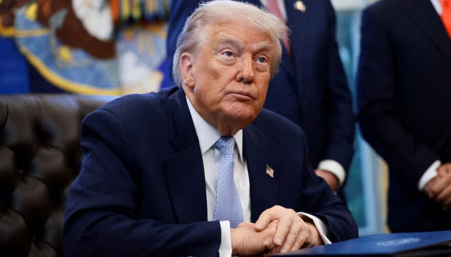 Trump planea invocar otra vez la Sección 212(f) para hacer permanentes sus cambios al sistema migratorio - AlbertoNews