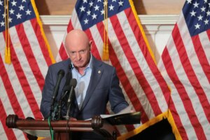 Trump y Hegseth se distancian de la operación militar que remató a dos supervivientes de una narcolancha