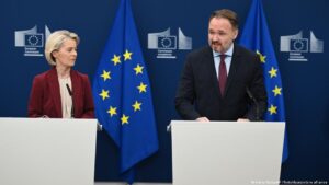 UE prohíbe importaciones de gas ruso para finales de 2027 – DW – 03/12/2025