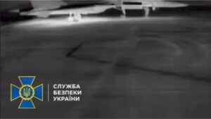 Ucrania atacó un aeródromo militar de Rusia y alcanzó dos aviones SU-27