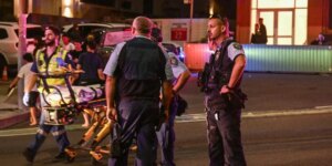 Última hora sobre el tiroteo en una playa de Sídney que ha dejado doce muertos en durante un festival judío, en directo