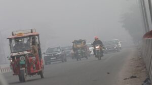 Un centenar de vuelos cancelados en Nueva Delhi por la grave contaminación
