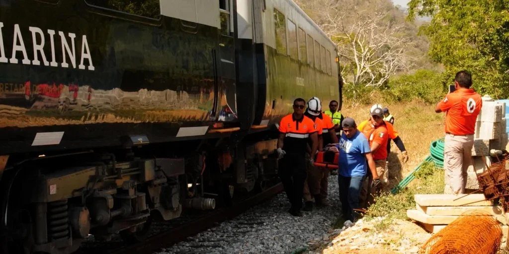 Un hijo de López Obrador fue supervisor honorario de la obra del tren accidentado en México