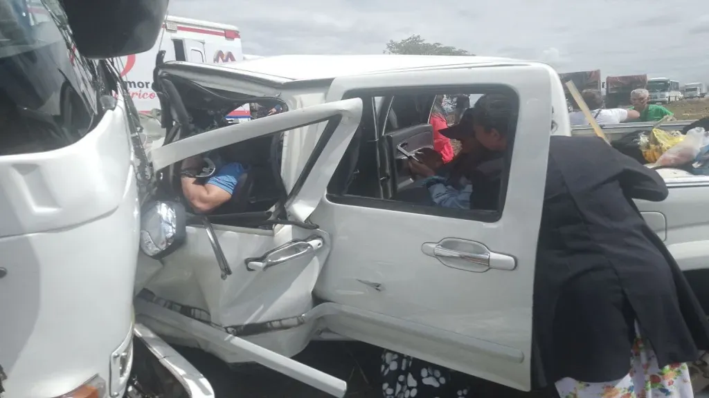 Una persona falleció y varias heridas en accidente de tránsito