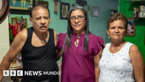 «Una tanqueta le pasó por encima a un carro rojo donde había una persona»: cómo una familia panameña recuerda la última gran incursión militar de EE.UU. en el continente americano