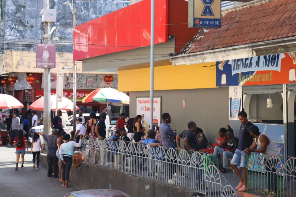 Migrantes en plaza de Tapachula, Chiapas,