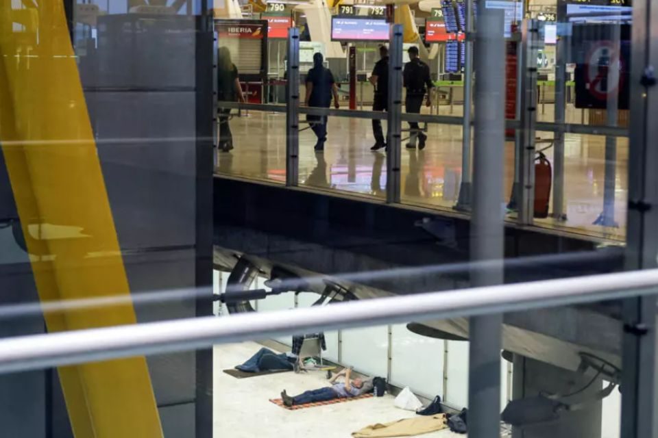 Venezolanos varados aeropuerto de Madrid