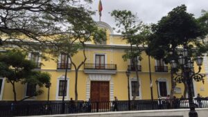 Venezuela denuncia persecución política contra expresidente Luis Arce