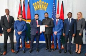 Venezuela denuncia servilismo de Guyana tras pacto militar con EEUU