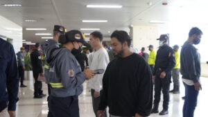 Venezuela dispuesta a recibir ciudadanos pese a suspensión de EEUU
