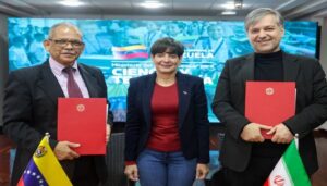 Venezuela e Irán firman alianza para producir equipos médicos