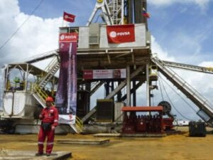 Venezuela en peligro de paralizar producción petrolera por bloqueo de EEUU a buques, según Bloomberg