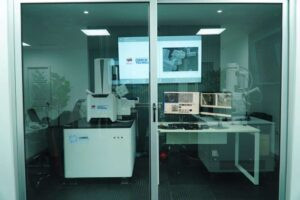 Venezuela impulsa desarrollo científico con avances en microscopía electrónica