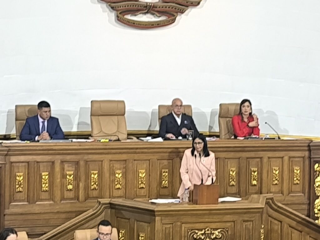 Vicepresidenta presenta a la AN presupuesto 2026 por casi 20 mil millones de dólares 