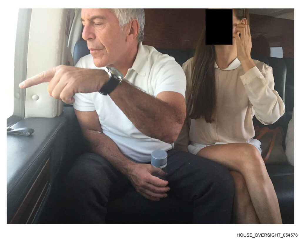 Víctimas de Epstein critican la publicación parcial y lenta de archivos del caso en EEUU - AlbertoNews