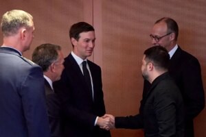 Zelenski se reúne en Berlín con los emisarios de Trump para negociar el acuerdo de paz | elmundo.es