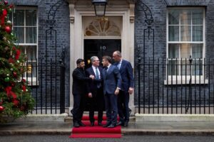 Zelenski y los líderes del E3 terminan su reunión en Londres con pocos avances en un «momento crítico» | europapress.es