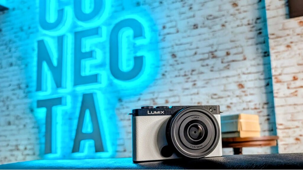 así es la Panasonic LUMIX S9
