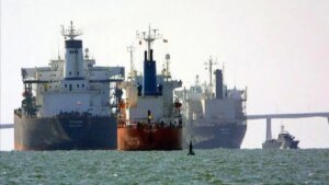 avanza sobre el petróleo y anticipa nuevas incautaciones de barcos en el Caribe